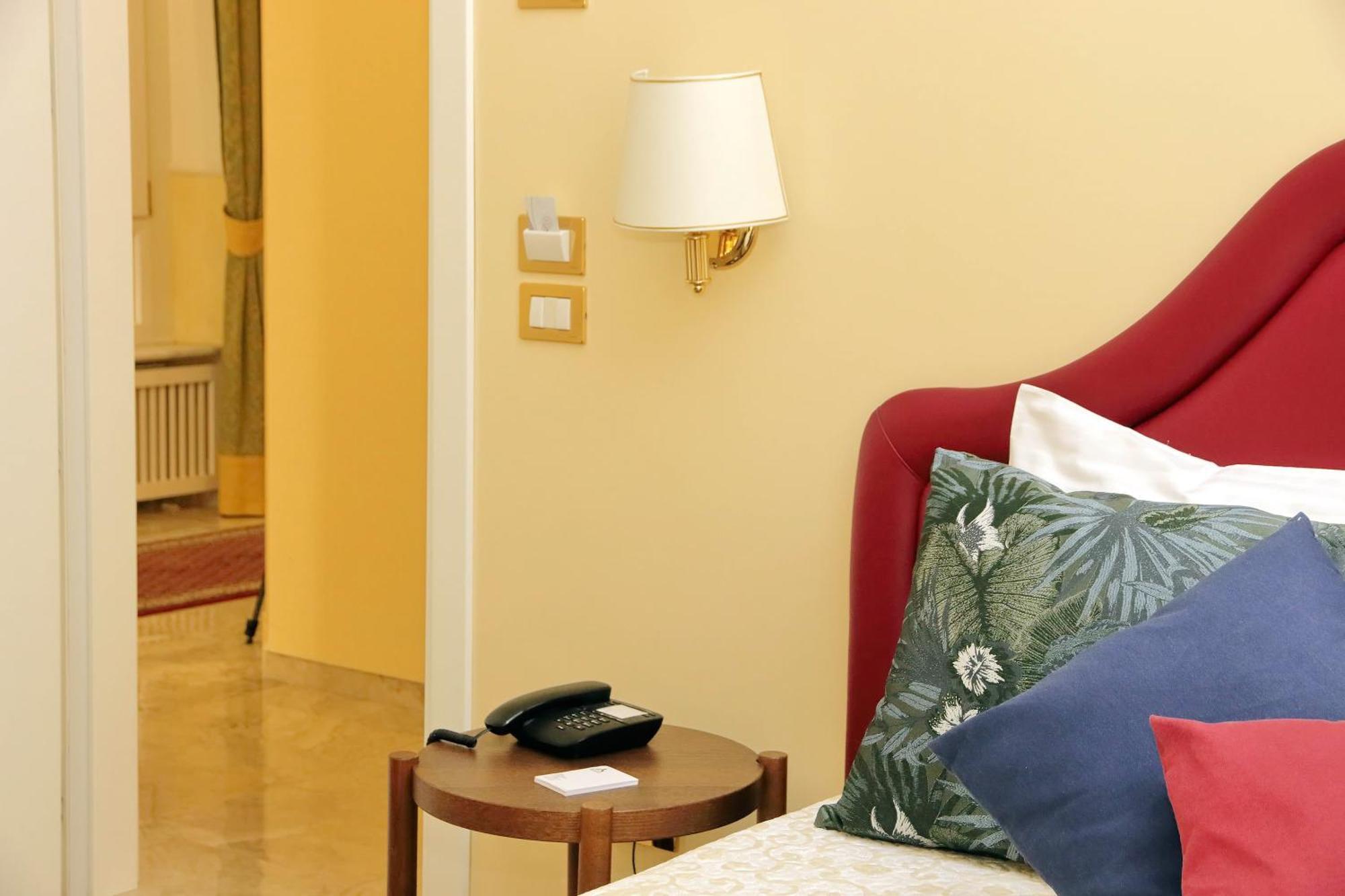 Fancy Guesthouse Vatican Рим Екстериор снимка